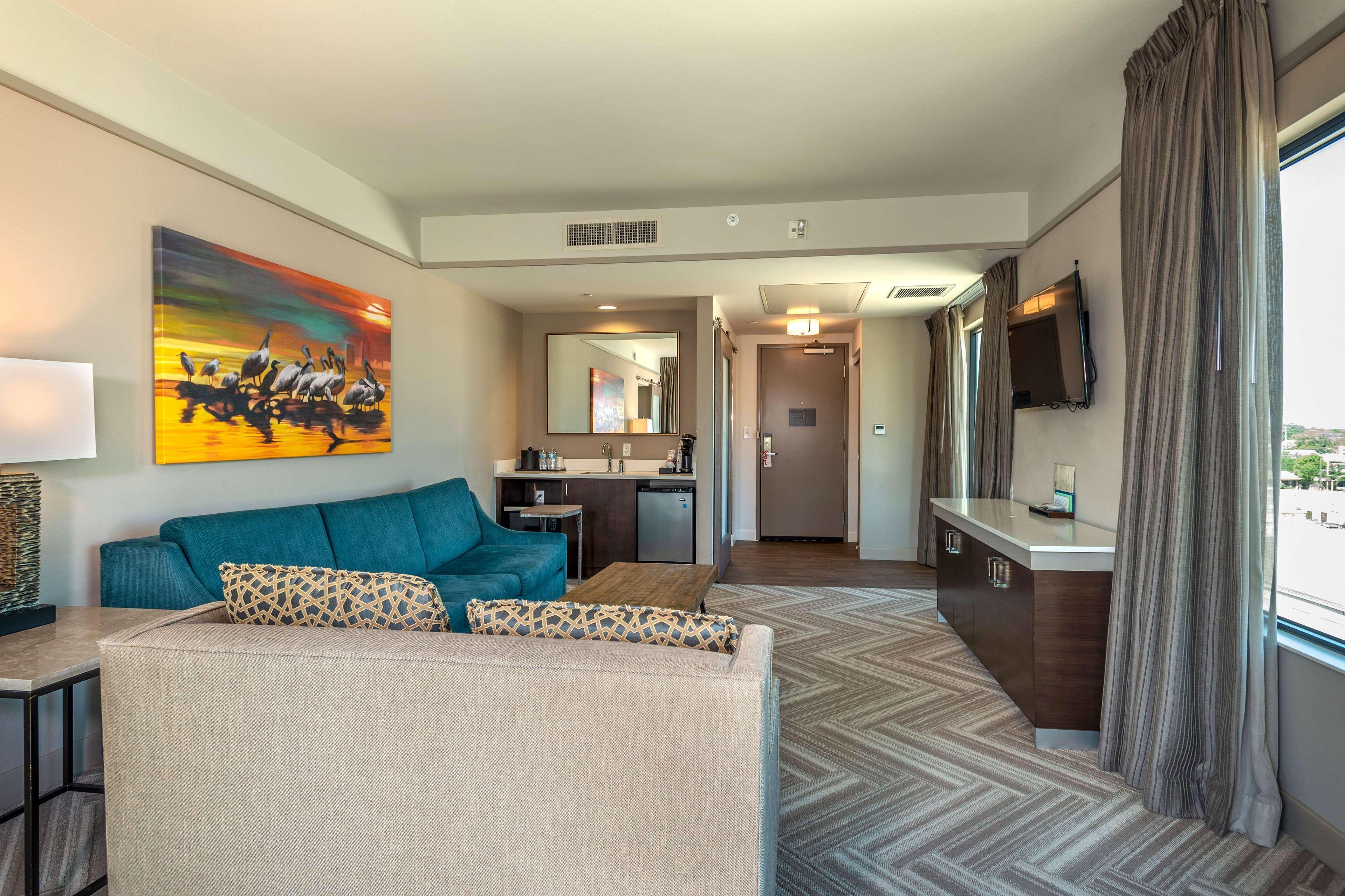 Hilton Garden Inn Mobile Downtown Exterior photo
