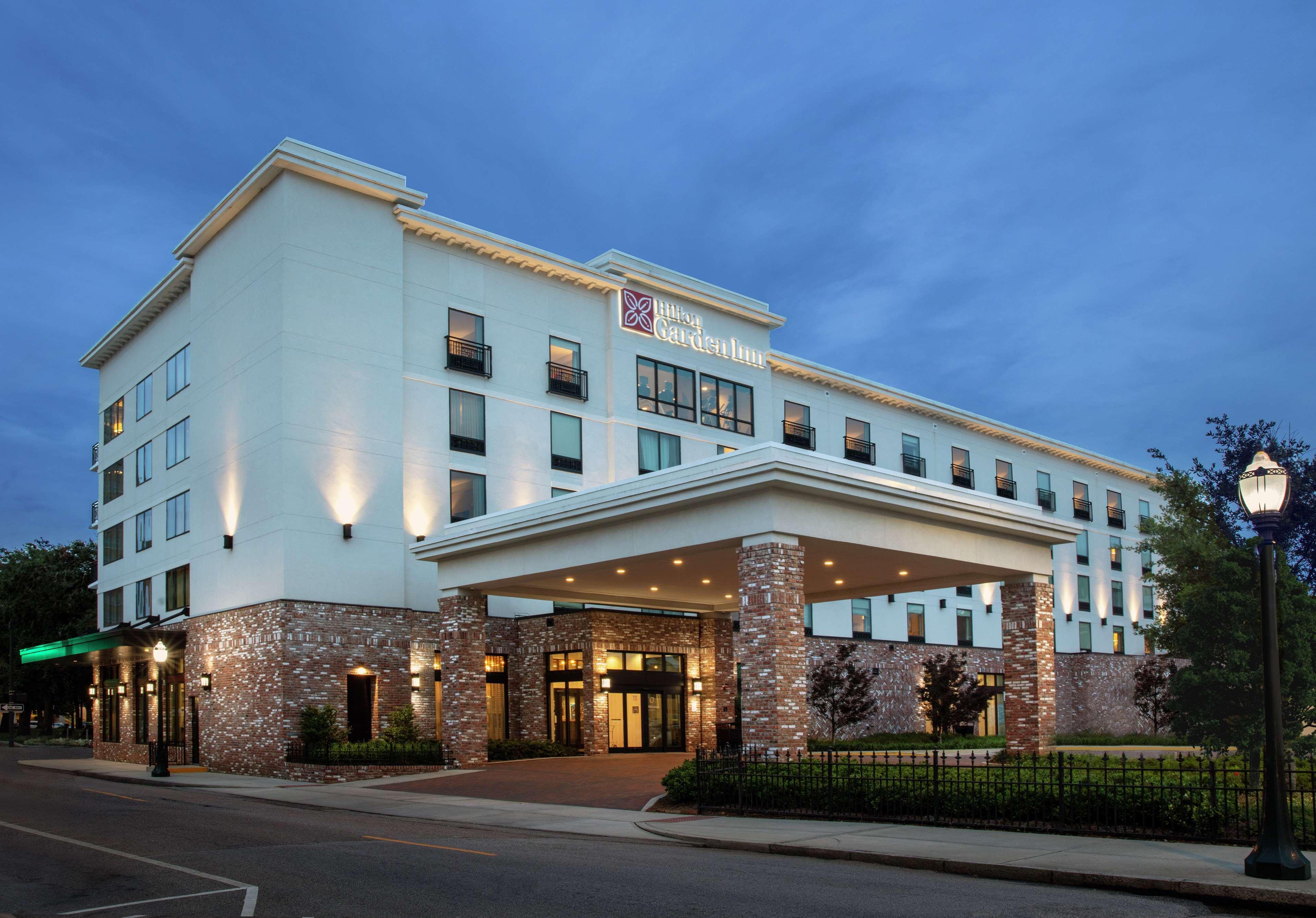Hilton Garden Inn Mobile Downtown Exterior photo