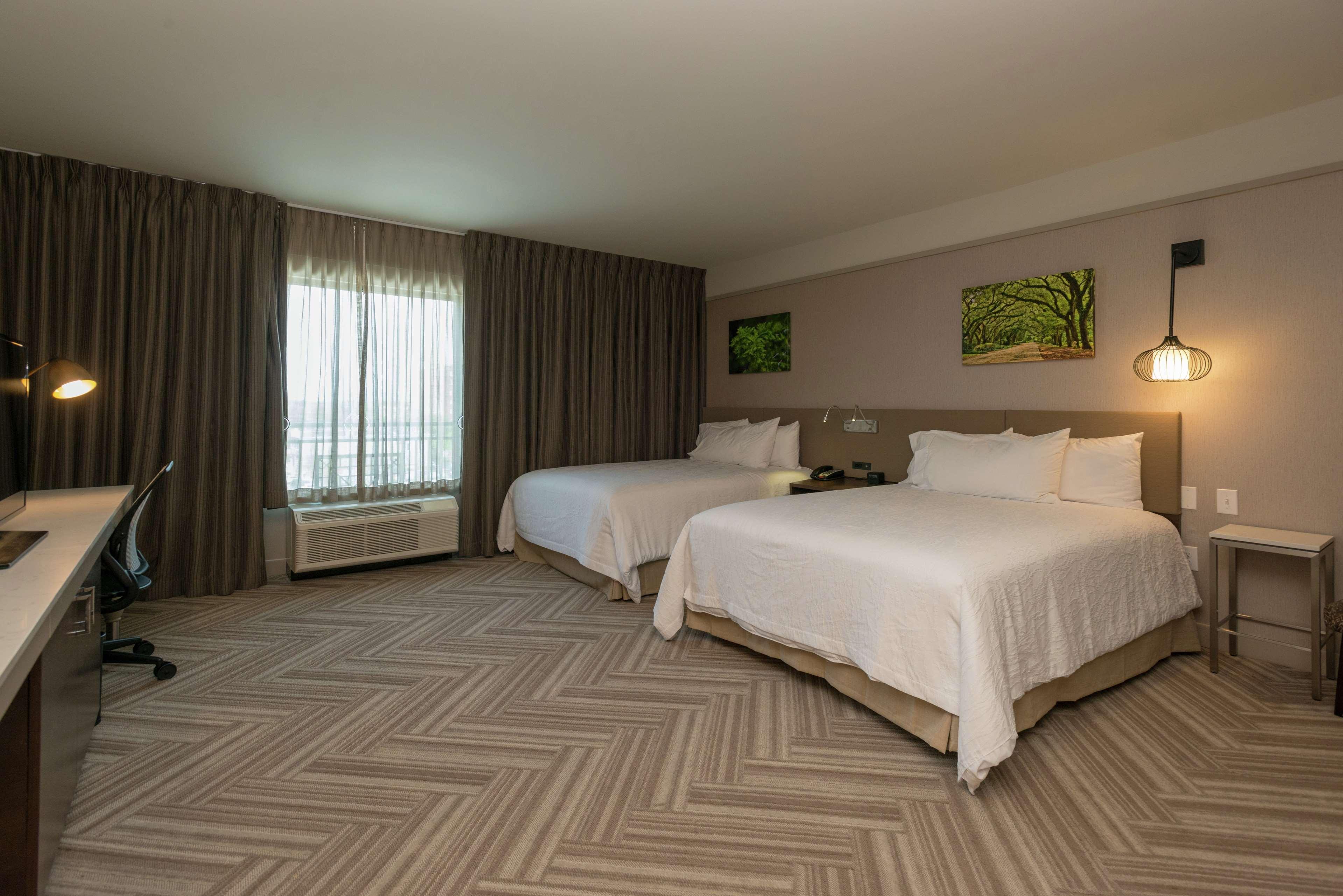Hilton Garden Inn Mobile Downtown Exterior photo