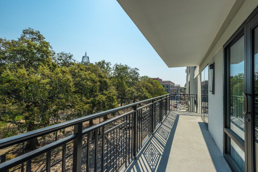 Hilton Garden Inn Mobile Downtown Exterior photo